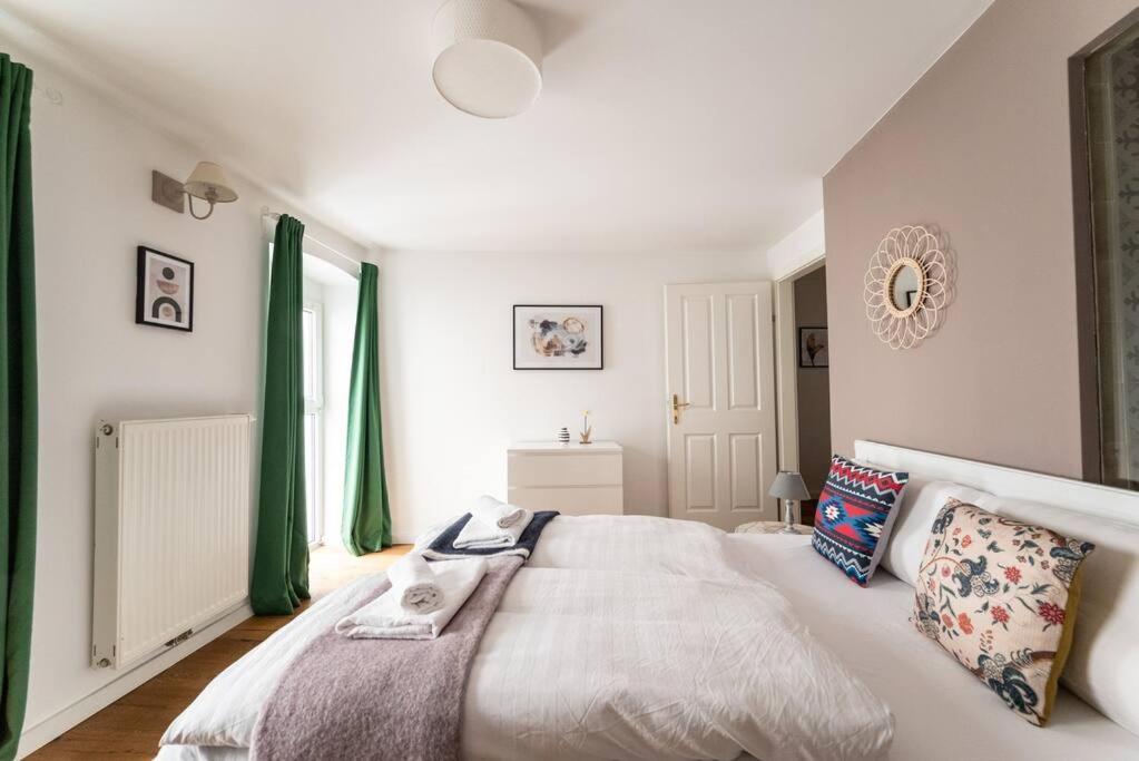 Neat 1br Duplex By Metro And Center By Hm Apartamento *